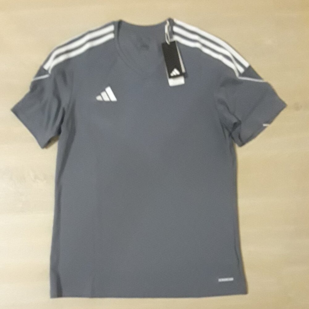 ADIDAS Aeroready 3-stripe logo tee shirt NEW WITH TAGS  size Medium